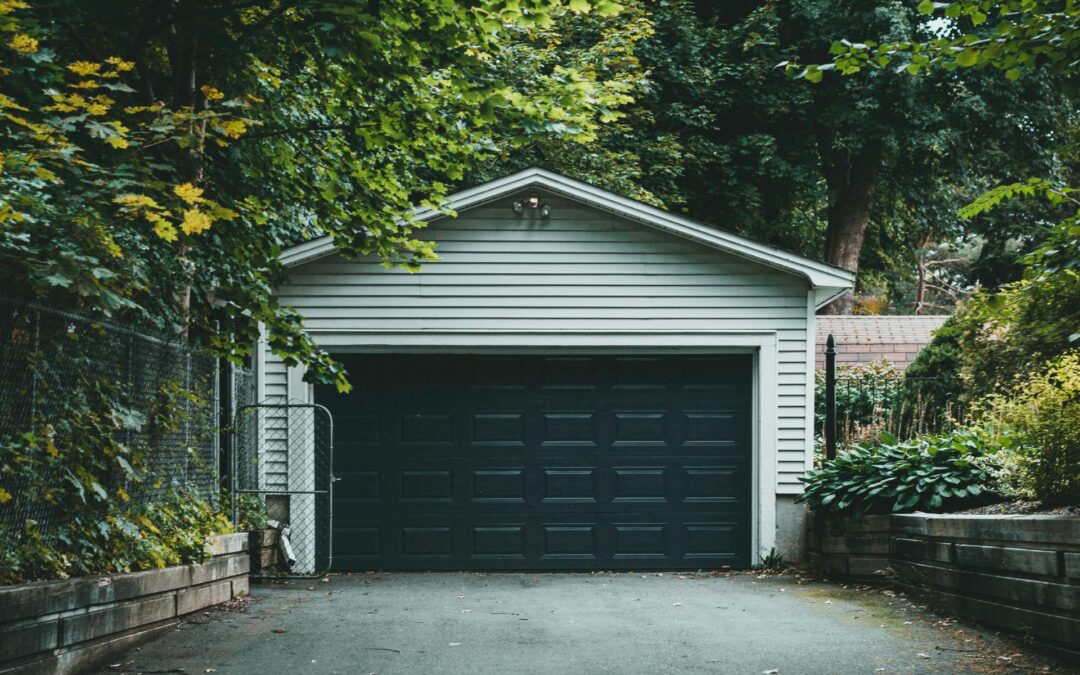 climate affects residential garage door lifespan
